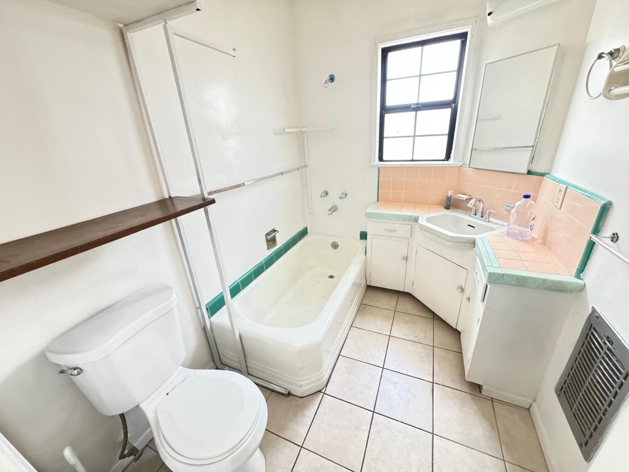 Cozy Home In Prime Location Monterey Park Exterior foto